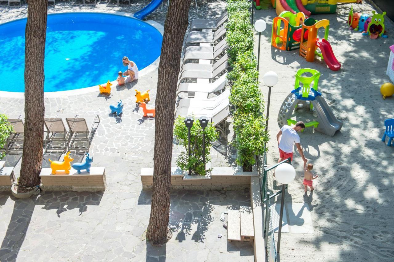 Meridiana Family & Nature Hotel Marina Romea Exterior photo